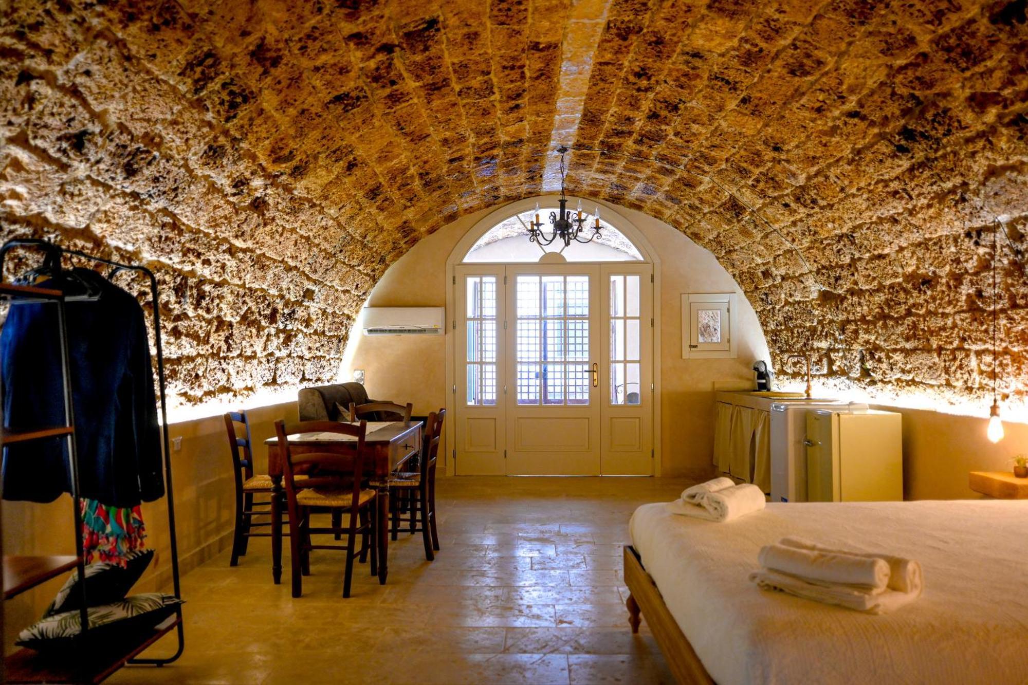 La Grotta, Luxury Suite & Spa Ното Экстерьер фото