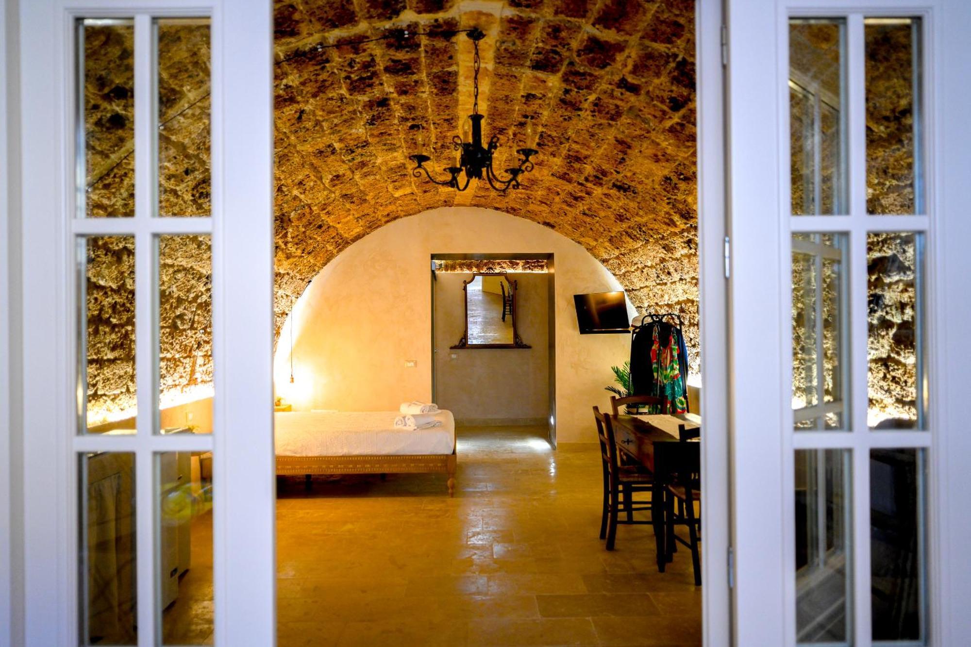La Grotta, Luxury Suite & Spa Ното Экстерьер фото